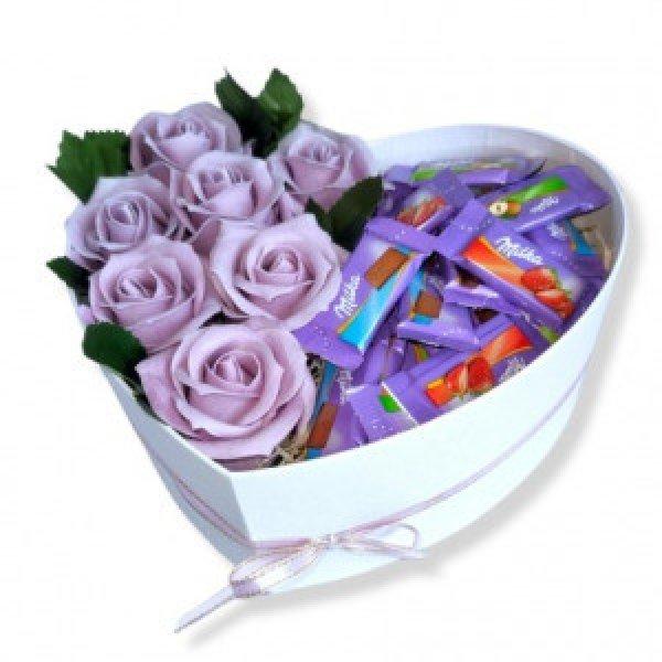 Boxenjoy - szív desszert doboz- lila szappanrózsával és mini Milka-val