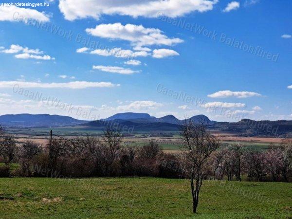 Építhető, tájpanorámás- eladó MEZŐGAZDASÁGI TERÜLET KÖVESKÁLON -
Köveskál