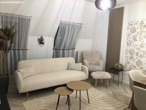 BÚJTOSI TÓRA NÉZŐ MODERN LAKÁS ELADÓ - Nyíregyháza