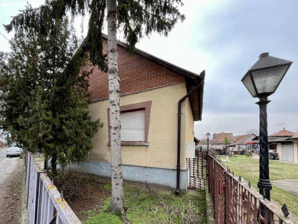 Eladó 62 nm-es Közepes állapotú Családi ház Nagykáta