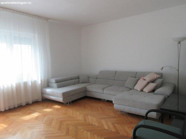 Eladó 90 nm-es Felújított Társasházi lakás Debrecen