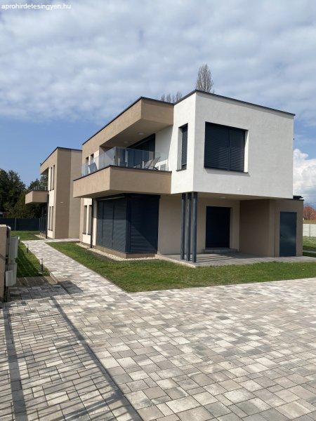 Eladó 81m2-es Téglalakás, Balatonfenyves