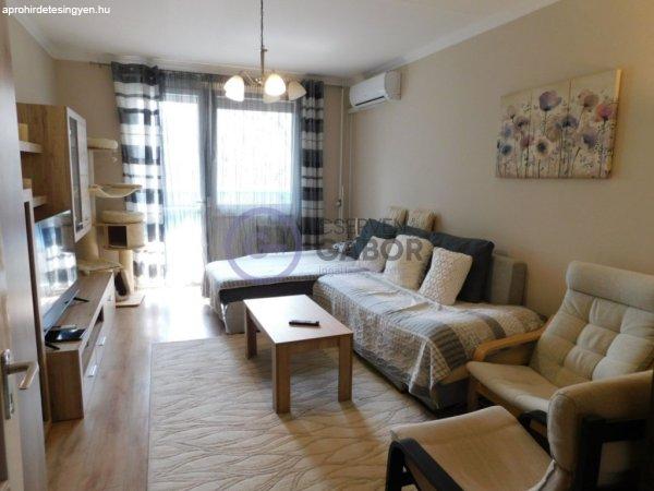 Borbíró téren, 76 m2-es, 3 szoba-étkezős, 4. emeleti lakás eladó -
Debrecen