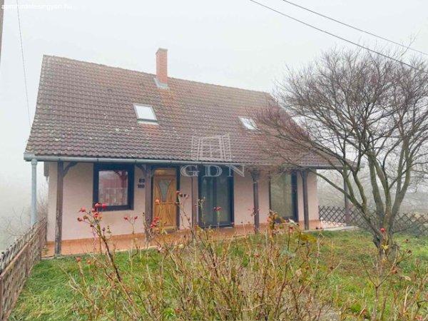 Eladó családi ház Zalaegerszeg, 	Azonnal költözhető ház, nagy telek!