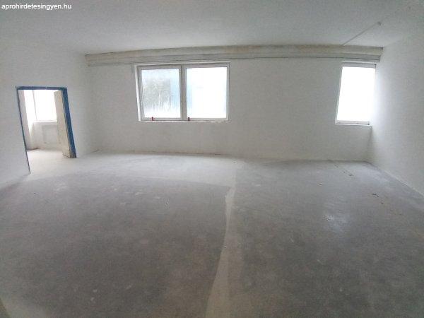 Kiadó 650m2-es Iparterület, Pécel