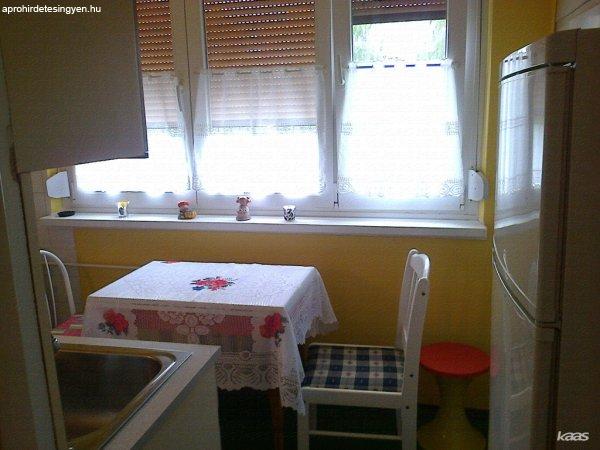 2+emeleti+2+szob%E1s+panel+lak%E1s+%7C+-+Szeged