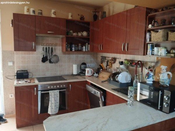 Központi helyen, takaros kis lakás - Veresegyház
