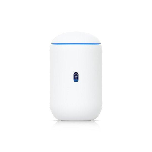 UBiQUiTi Dream Router TriBand 3x2,5Gbps (LAN) 1xPOE Out + 2xWAN (SFP+, RJ45),
WiFi7, Asztali - UDR7