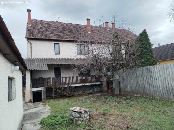 Eladó 205 nm-es Felújítandó Ikerház Felsőtárkány