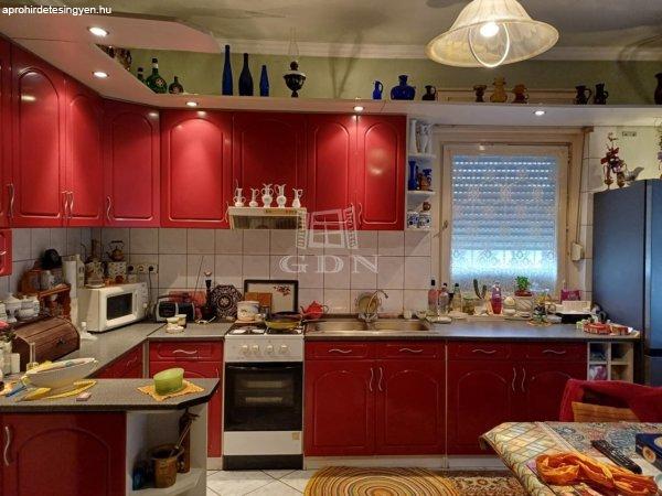 Eladó családi ház Baja, 	Belvároshoz közeli
