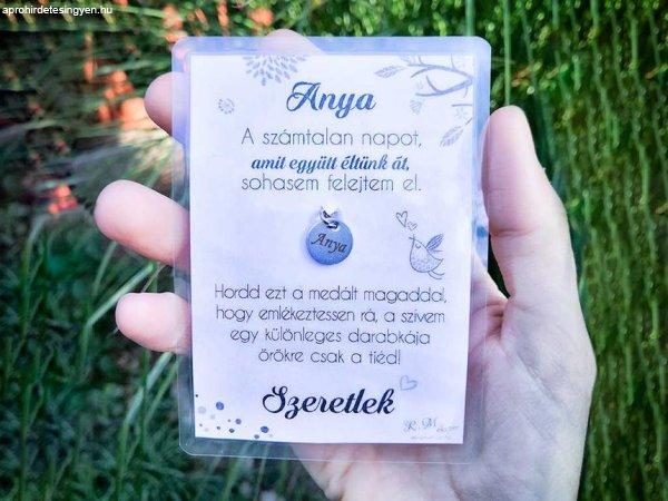 Szeretlek Anya medál köszönő kártyával