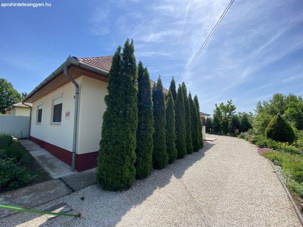Jó állapotú családi ház Balatonbogláron eladó!