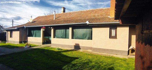 Apartmannak is kiváló 3 szobás, részben felújított családi ház
Gyomaendrődön eladó!!