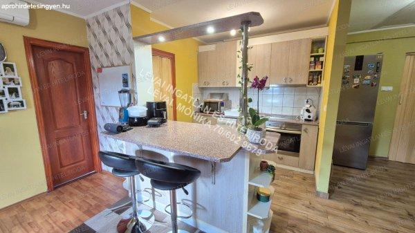 56 m2-es modern, fiatalos 2.emeleti lakás eladó Békéscsabán