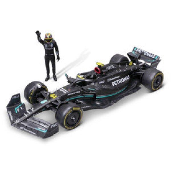 Bburago 1 /24 F1 versenyautó pilótával - Mercedes-AMG F1 W14 E Performance