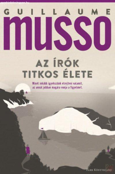 AZ ÍRÓK TITKOS ÉLETE