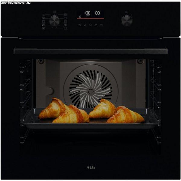 AEG NBA5C43AK SurroundCook/SteamBake 5000 gőzfunkciós sütő katalitikus
hátfal/aqua clean tisztítással fekete