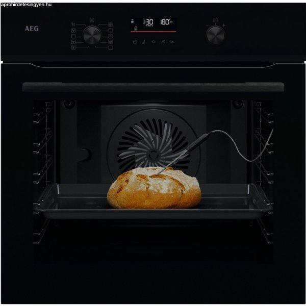 AEG NBA5P531AB SurroundCook/SteamBake 5000 gőzfunkciós sütő pirolitikus
tisztítással fekete