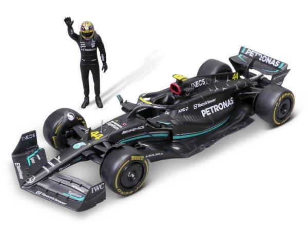 Bburago 1/24 F1 versenyautó pilótával - Mercedes-AMG F1 W14 E Performance
