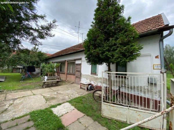 Eladó 90 nm-es Felújítandó Családi ház Gyula