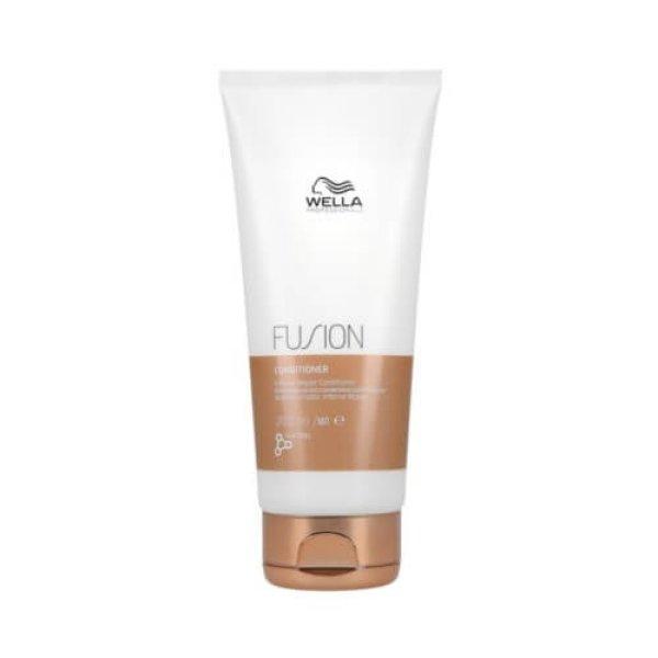 Wella Professionals Regeneráló kondicionáló sérült hajra Fusion (Intense
Repair Conditioner) 200 ml