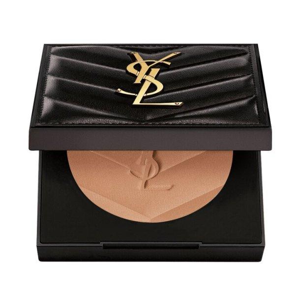 Yves Saint Laurent Kompakt púder a matt megjelenés érdekében All Hours
(Hyper Finish Powder) 7,5 g 03