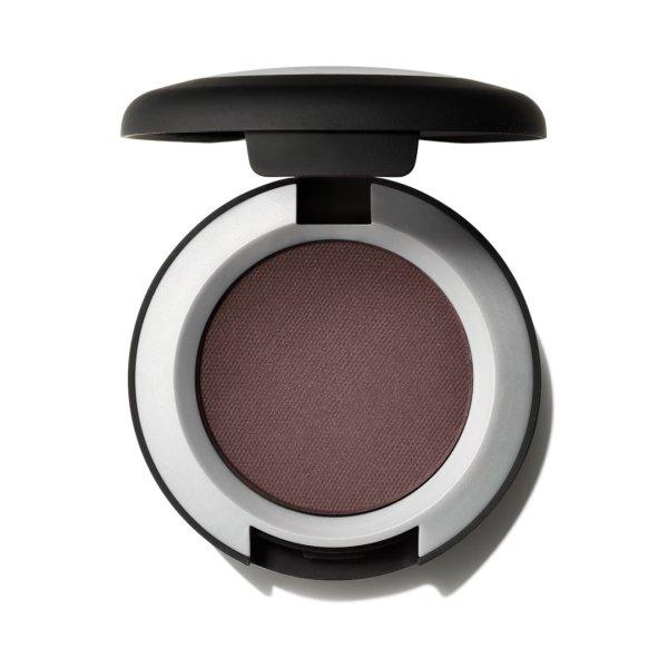 MAC Cosmetics Agyag szemhéjfesték (Powder Kiss Matte Eye Shadow) 1,5 g Give a
Glam