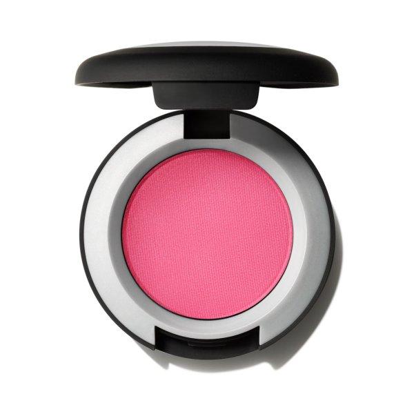 MAC Cosmetics Agyag szemhéjfesték (Powder Kiss Matte Eye Shadow) 1,5 g Fall In
Love
