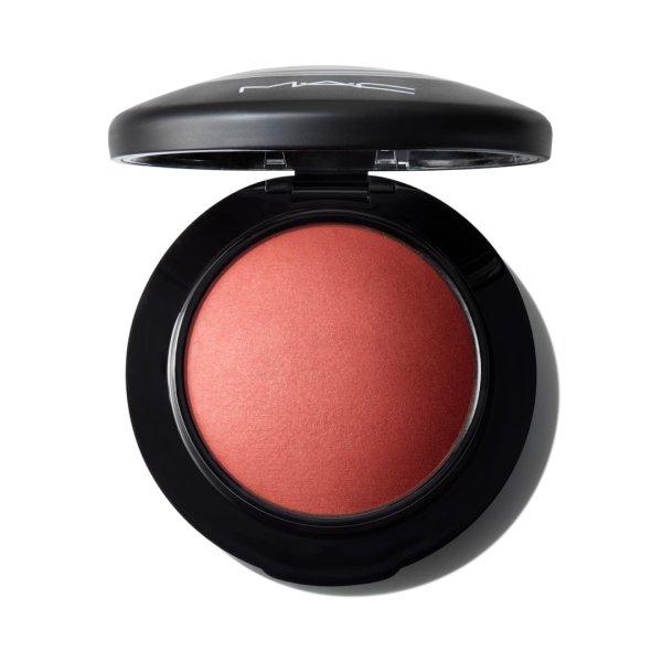 MAC Cosmetics Ásványi arcpirosító (Mineralize Blush) 4 g Flirting With
Danger