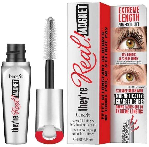 Benefit Rendkívül hosszabbító szempillaspirál They’re Real! Magnet (Mini
Black Mascara) 4,5 g