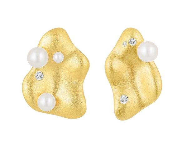 Preciosa Aranyozott aszimmetrikus Smooth fülbevaló gyöngyökkel és
cirkónium kövekkel Preciosa 5395Y01