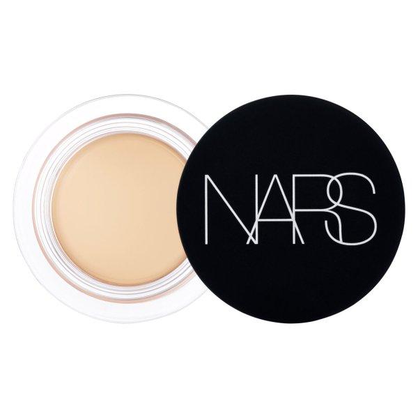 NARS Mattító korrektor (Soft Matte Complete Concealer) 6,2 g Café Con Leche