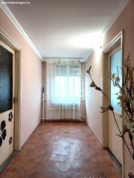 Eladó 140 nm-es Családi ház Hajdúsámson