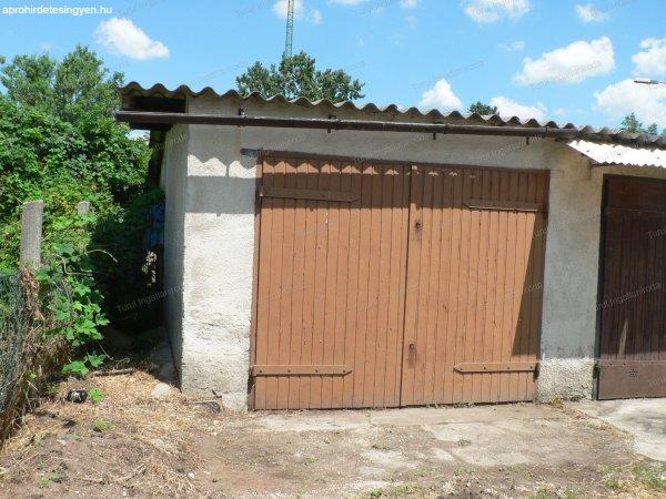 Tatabánya Dózsakertben garázs eladó