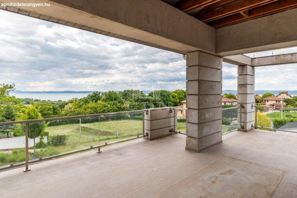 Eladó nyaraló Balatonföldvár, 	Balatonföldvár