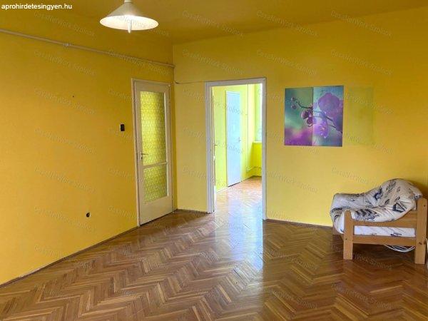 Kiadó vasúthoz közeli 2 szobás lakás Szolnokon