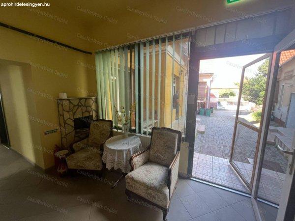 Cegléden hotel/munkásszálló eladó