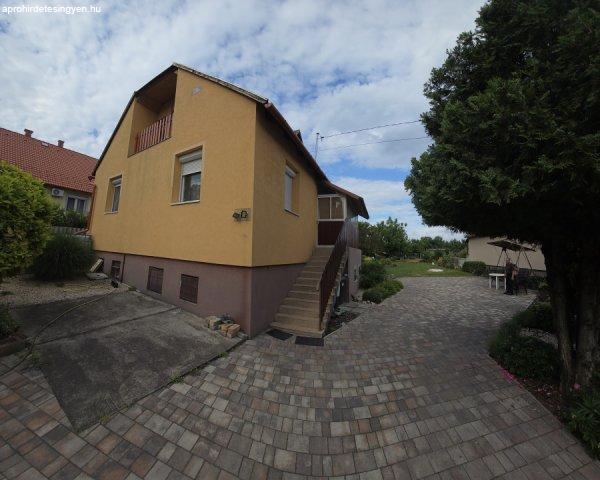 Eladó 140 nm-es Családi ház Várpalota