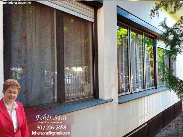 Eladó 90 nm-es Hétvégi ház Lakitelek