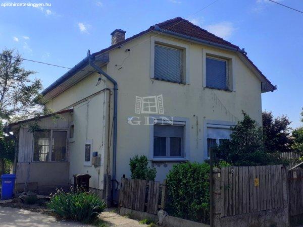 Eladó családi ház Debrecen, 	Varsa utca
