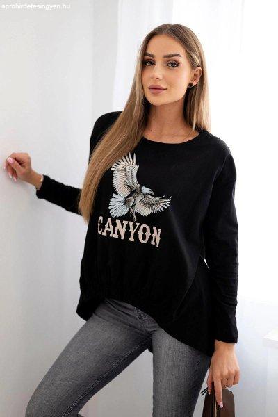Aszimmetrikus blúz sas mintával és Canyon felirattal, 69450 fekete modell