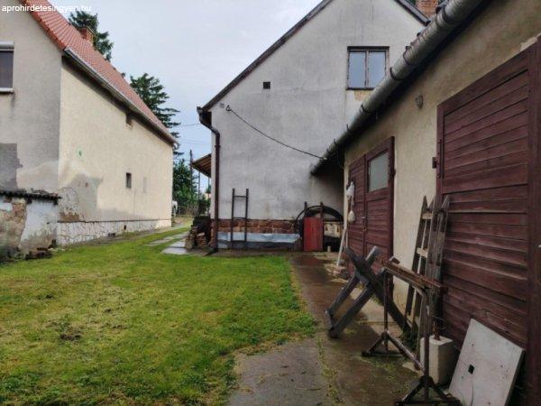 Eladó 154 nm-es Felújítandó Családi ház Pécs Mecsekoldal/Rigóder 
