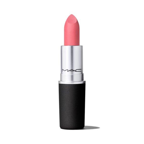 MAC Cosmetics Matt tápláló ajakrúzs Powder Kiss (Lipstick) 3 g Sultriness