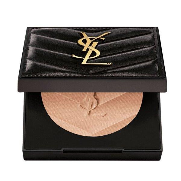 Yves Saint Laurent Kompakt púder a matt megjelenés érdekében All Hours
(Hyper Finish Powder) 7,5 g 01