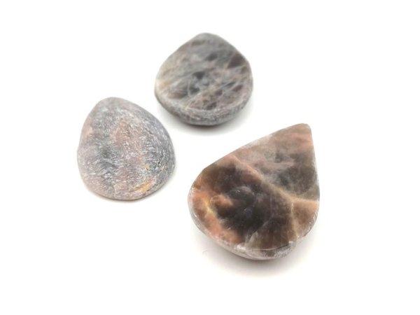 Felezett csepp holdkő f. 20-25x33-37x11-13mm (MDG)