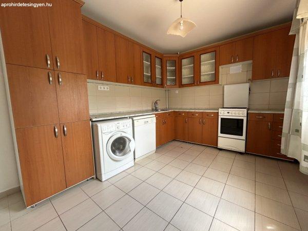 Eladó 124 nm-es Közepes állapotú Családi ház Debrecen