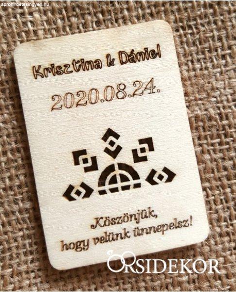 Köszönetajándék esküvői hűtőmágnes fából