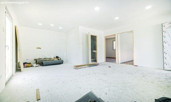 Bayk- András kertben, új építésű, hőszigetelt, 50 m2-es, N+2 szobás,
önálló ház, 740 m2-es telken eladó! - Debrecen