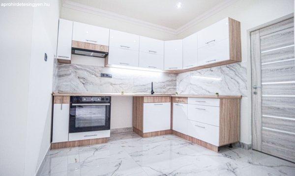 Homokkertben, hőszigetelt, 61 m2-es, N+ 2 szobás, padlófűtéses,
klimatizált ikerház eladó, 300 m2 telken! - Debrecen