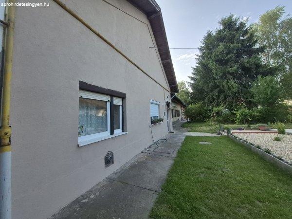 Eladó 56m2-es Téglalakás, Lőrinci